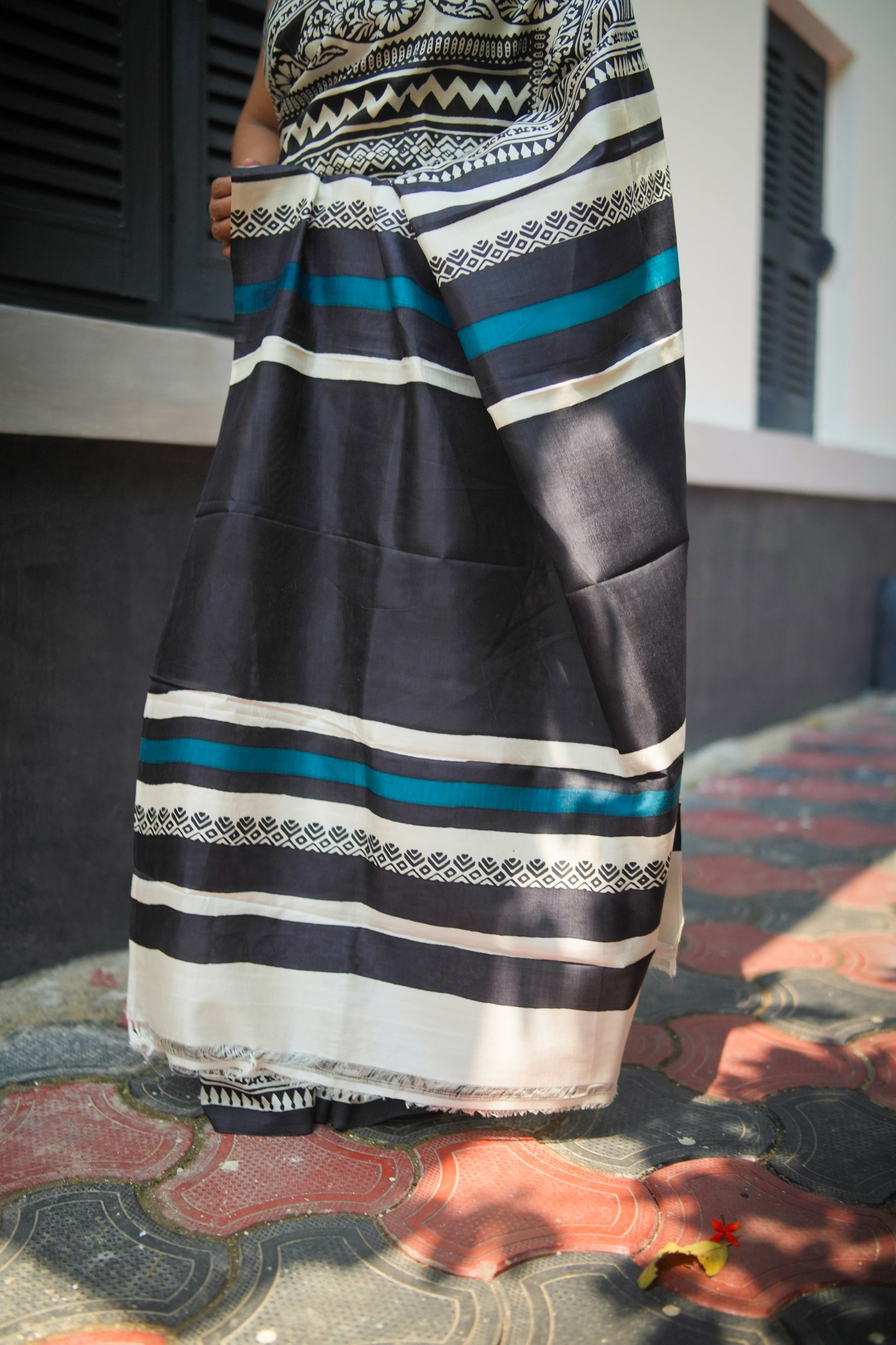 SAREE SILK OFFWHITE BLACK LALIE
