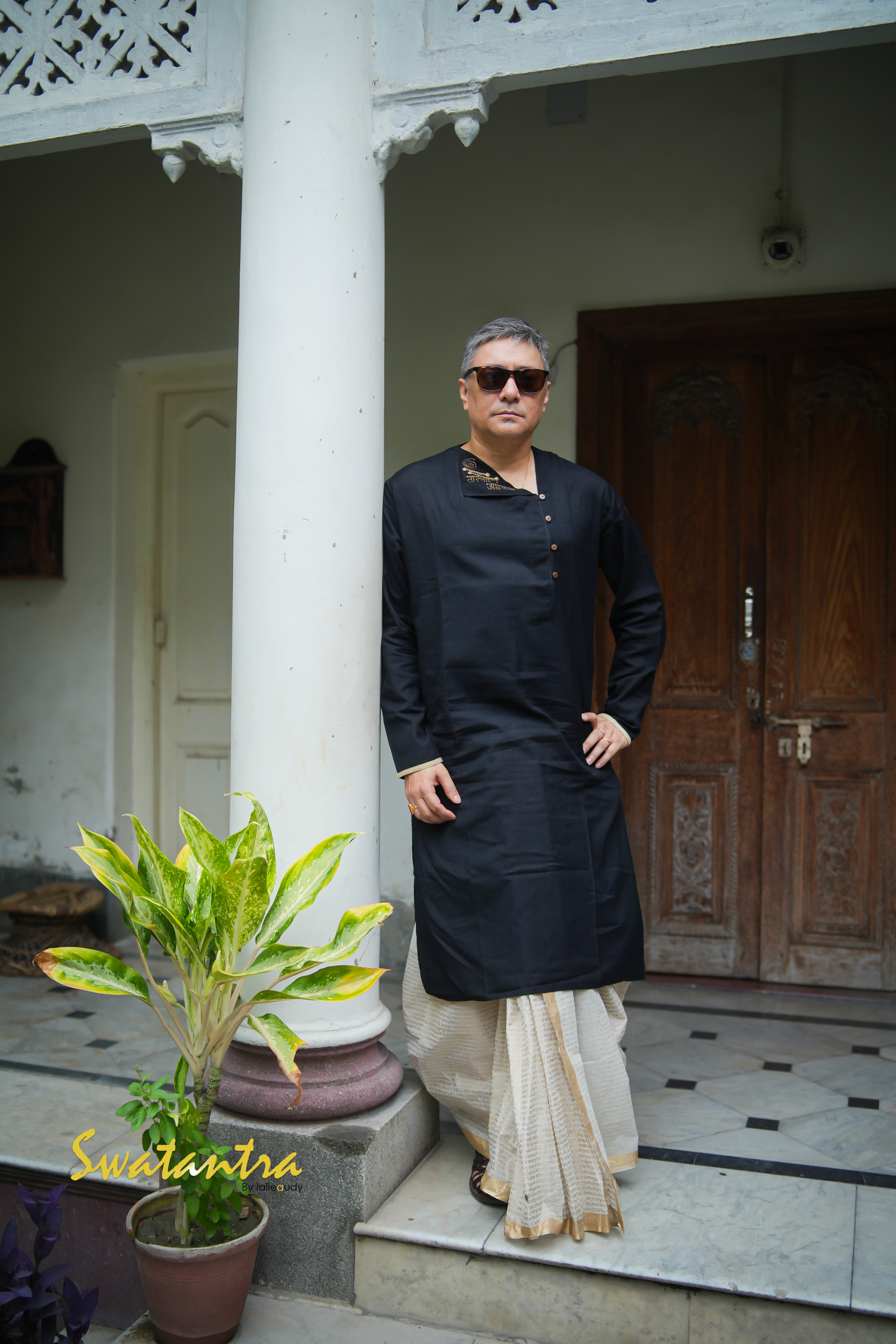 GK BLACK JUTE EMB AMIT