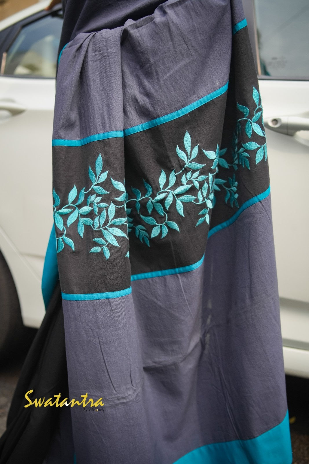 SAREE KORA COTTON ASH BLACK EMB AUDY
