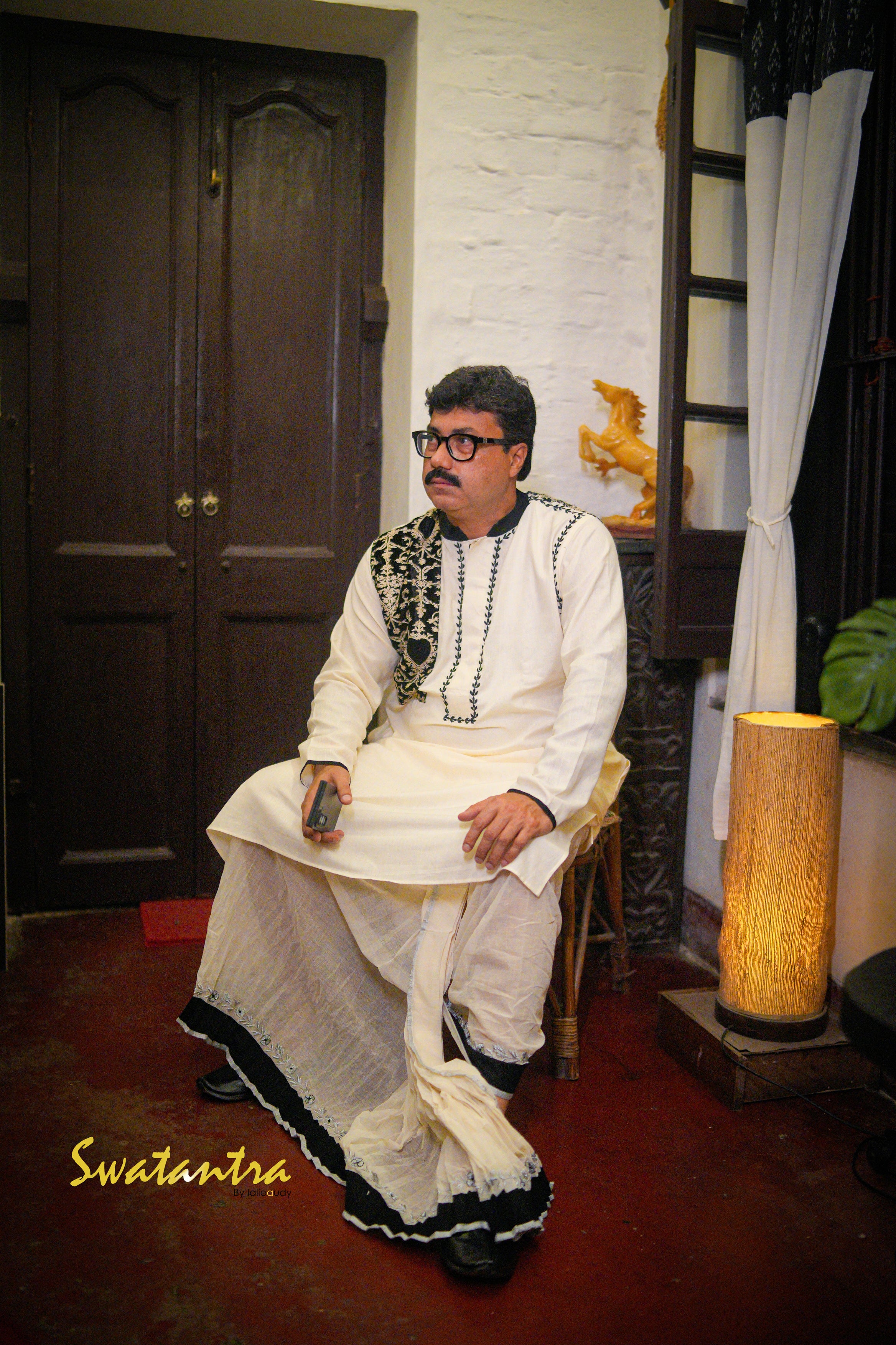 GK OFFWHITE VEL. ANJAN - DHOTI