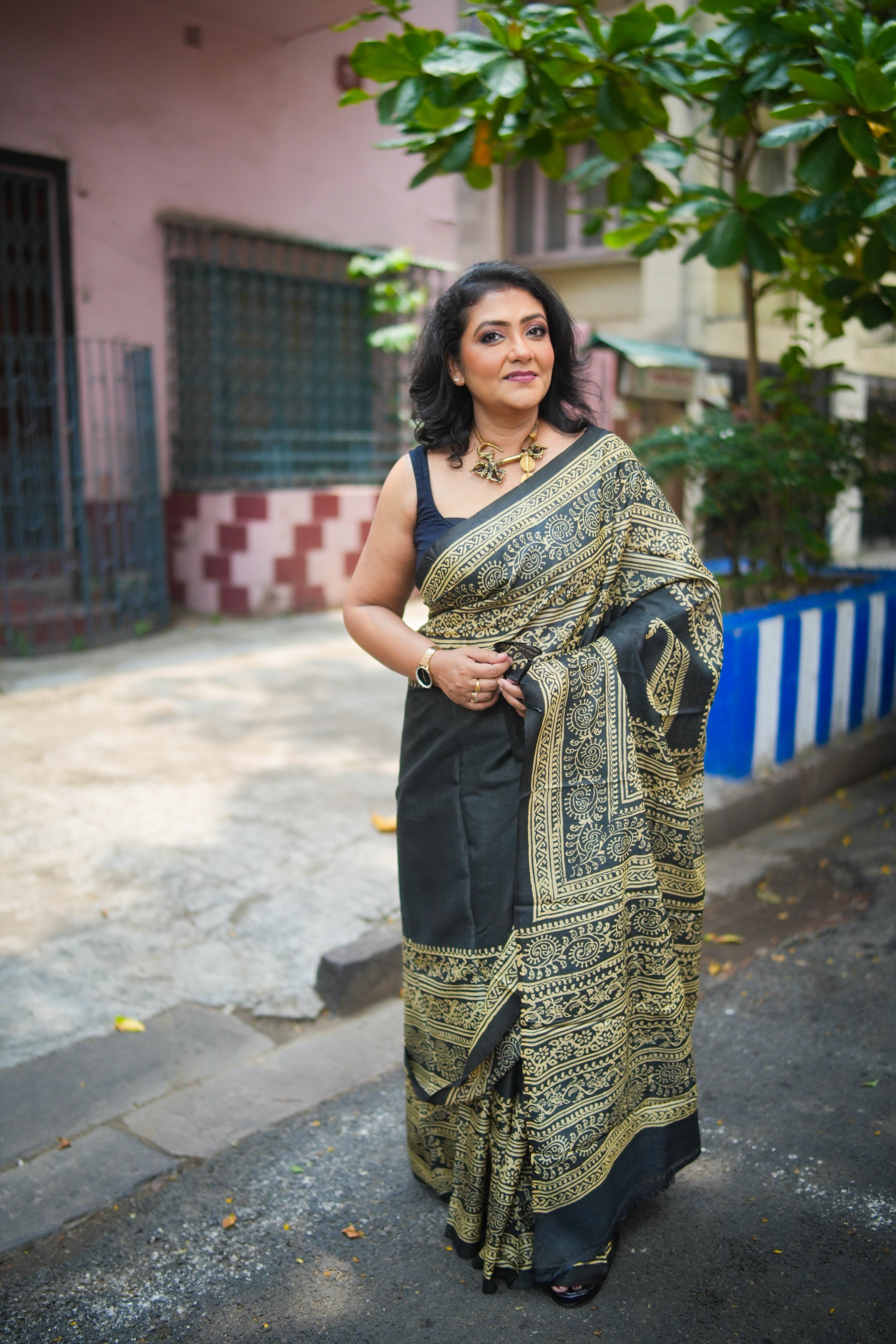 SAREE TUSSER BLACK DISCHARGE LALIE