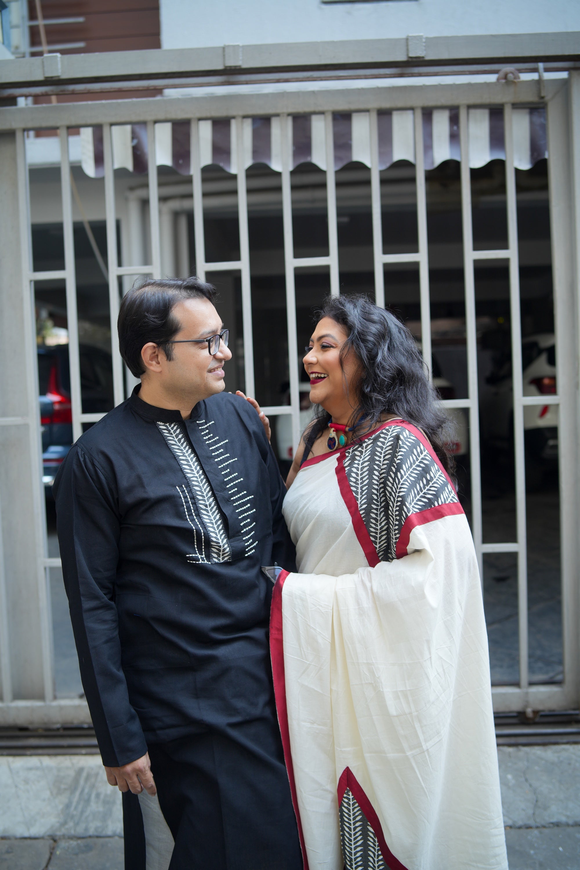 LALIE SAIKAT B-W SAREE KURTA