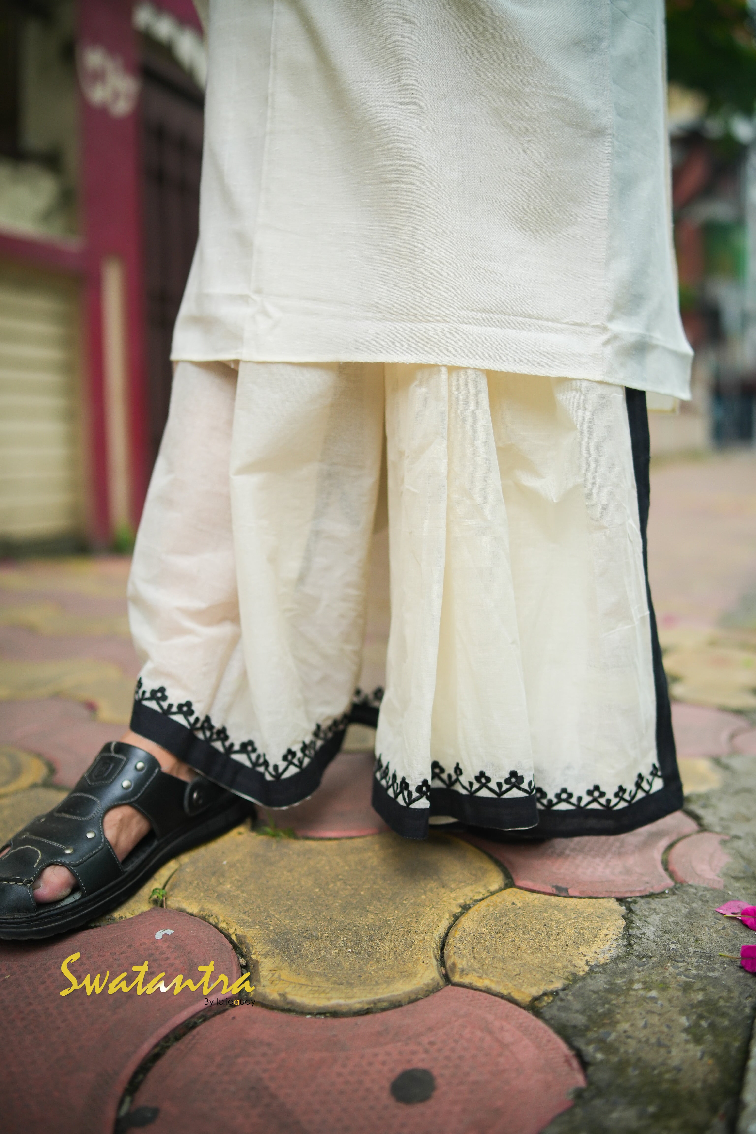 LALIE SAIKAT OFFWHITE JAMDANI DHOTI