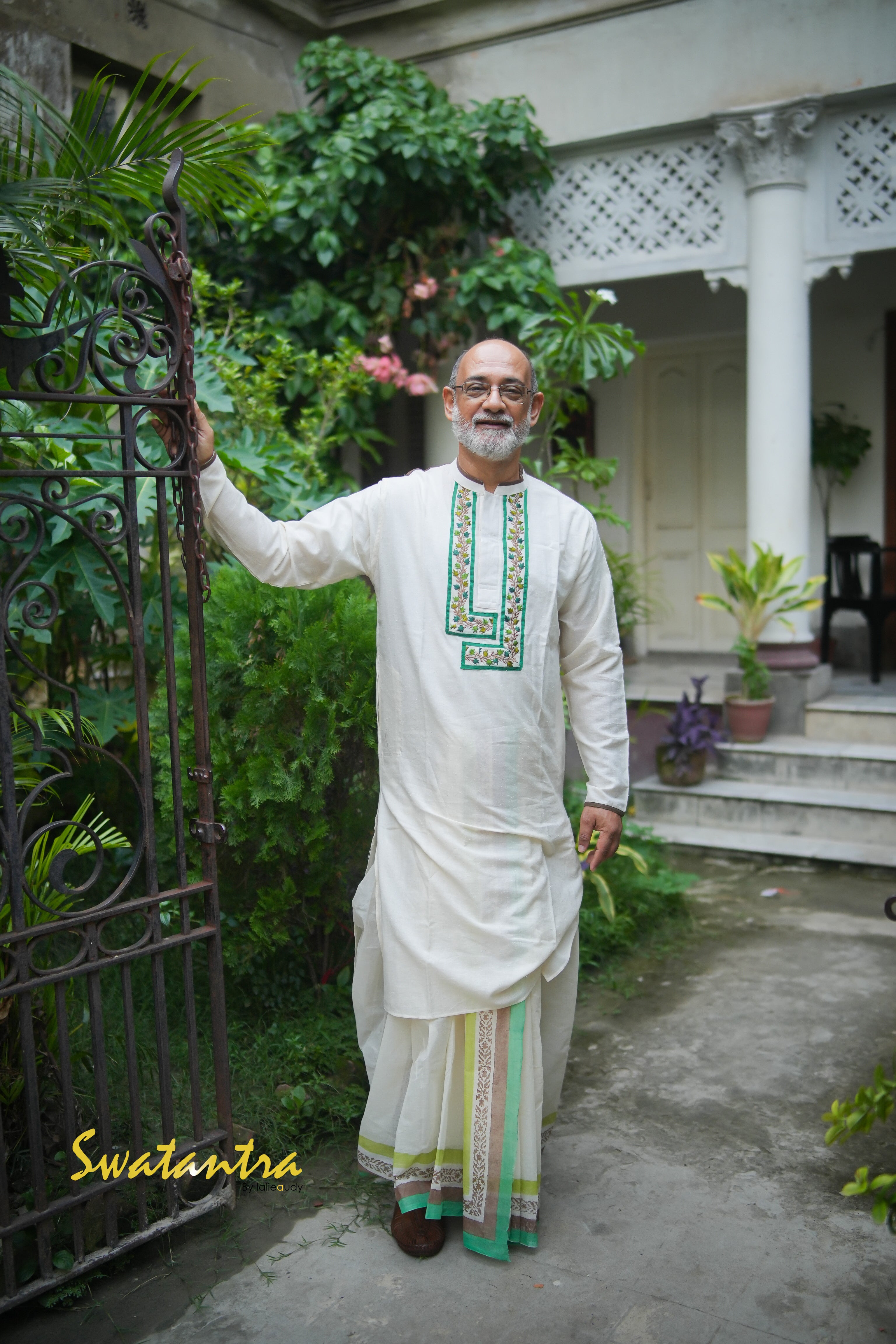 DHOTI OFFWHITE GREEN EMB DRDEB