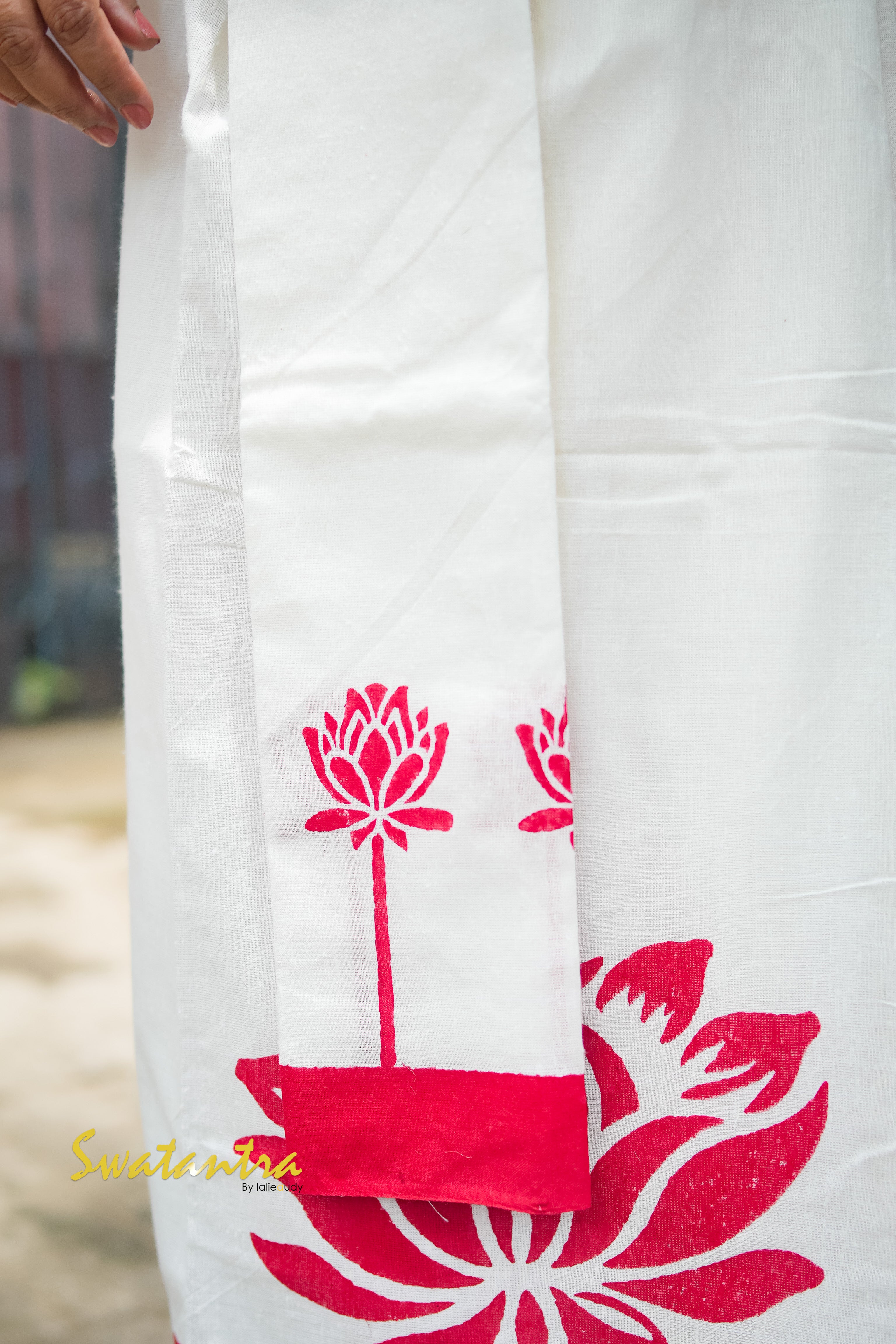 SARONG OFFWHITE LOTUS LALIE
