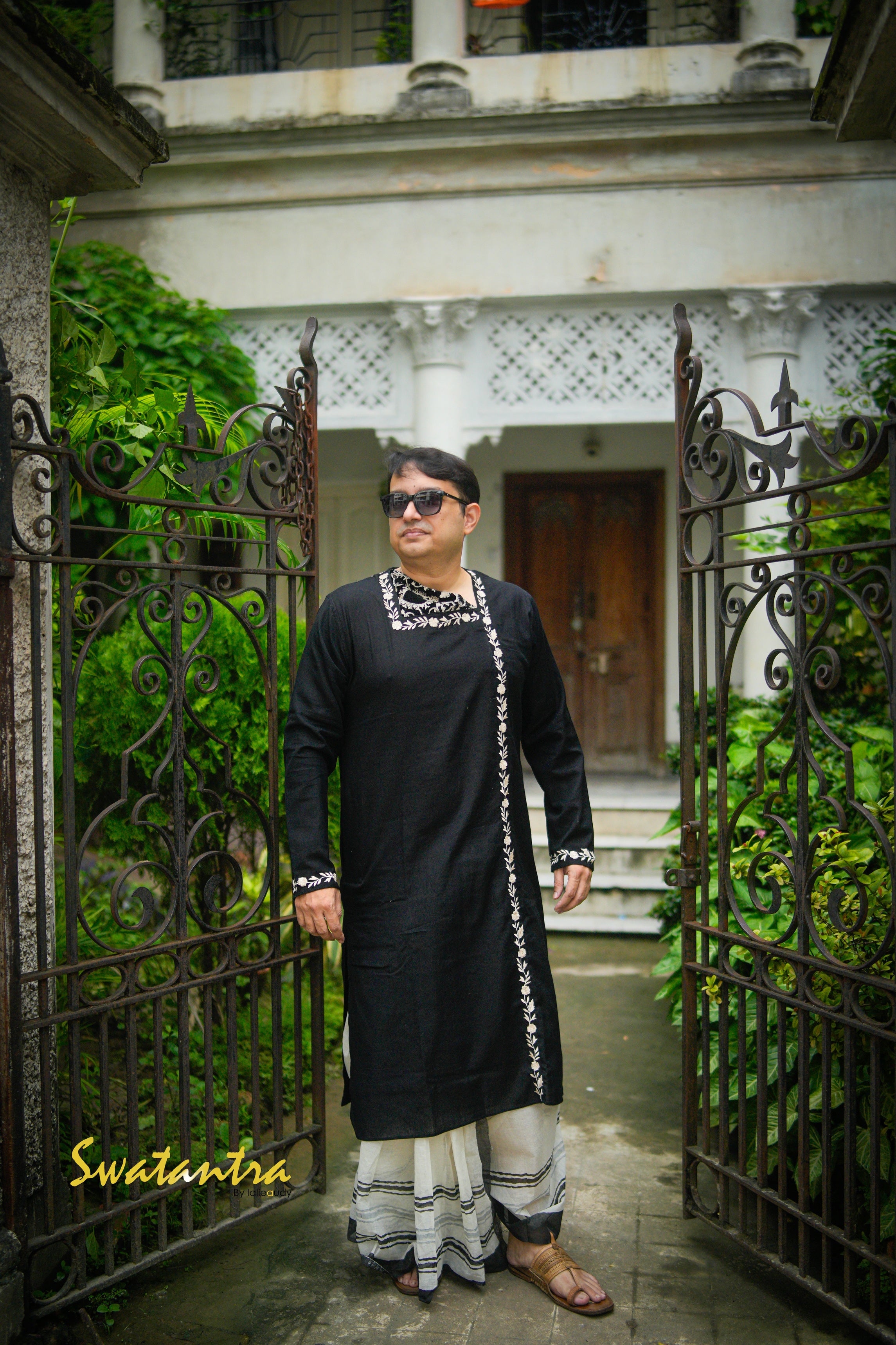 GK BLACK VEL.EMB SSR - DHOTI