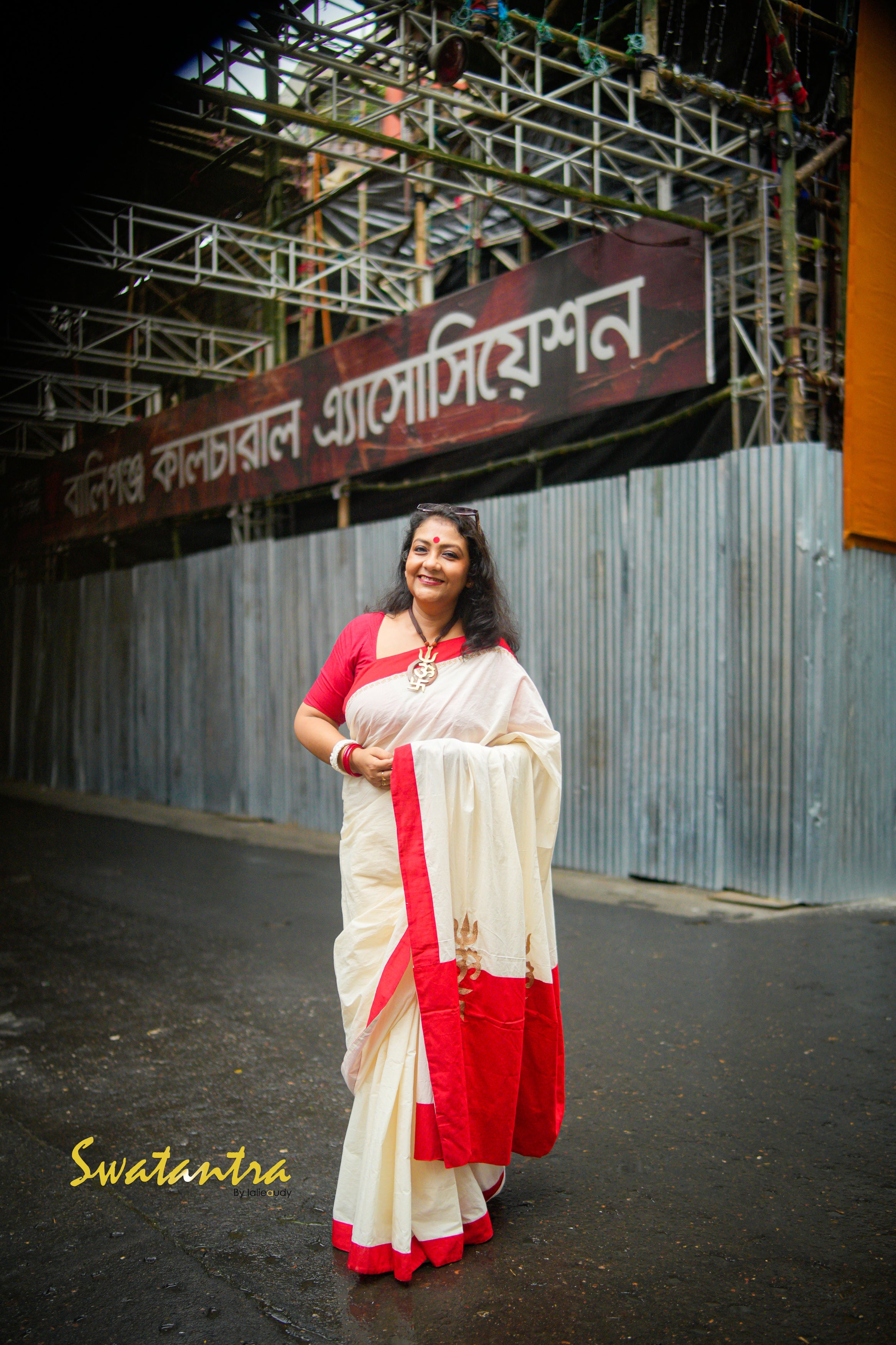 LALIE SAPTARSHI OFFWHITE-RED - SAREE