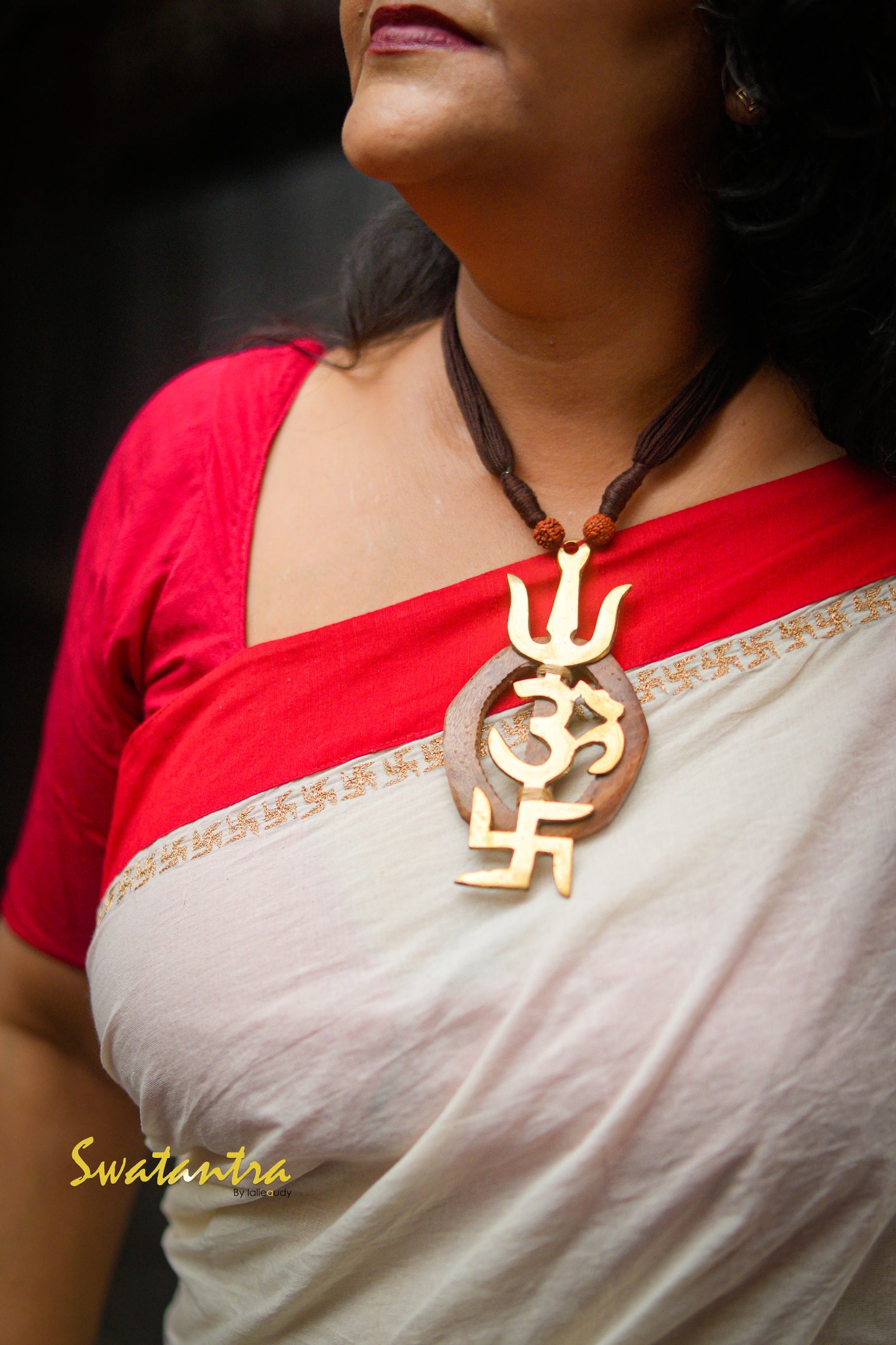 LALIE SAPTARSHI OFFWHITE-RED - SAREE