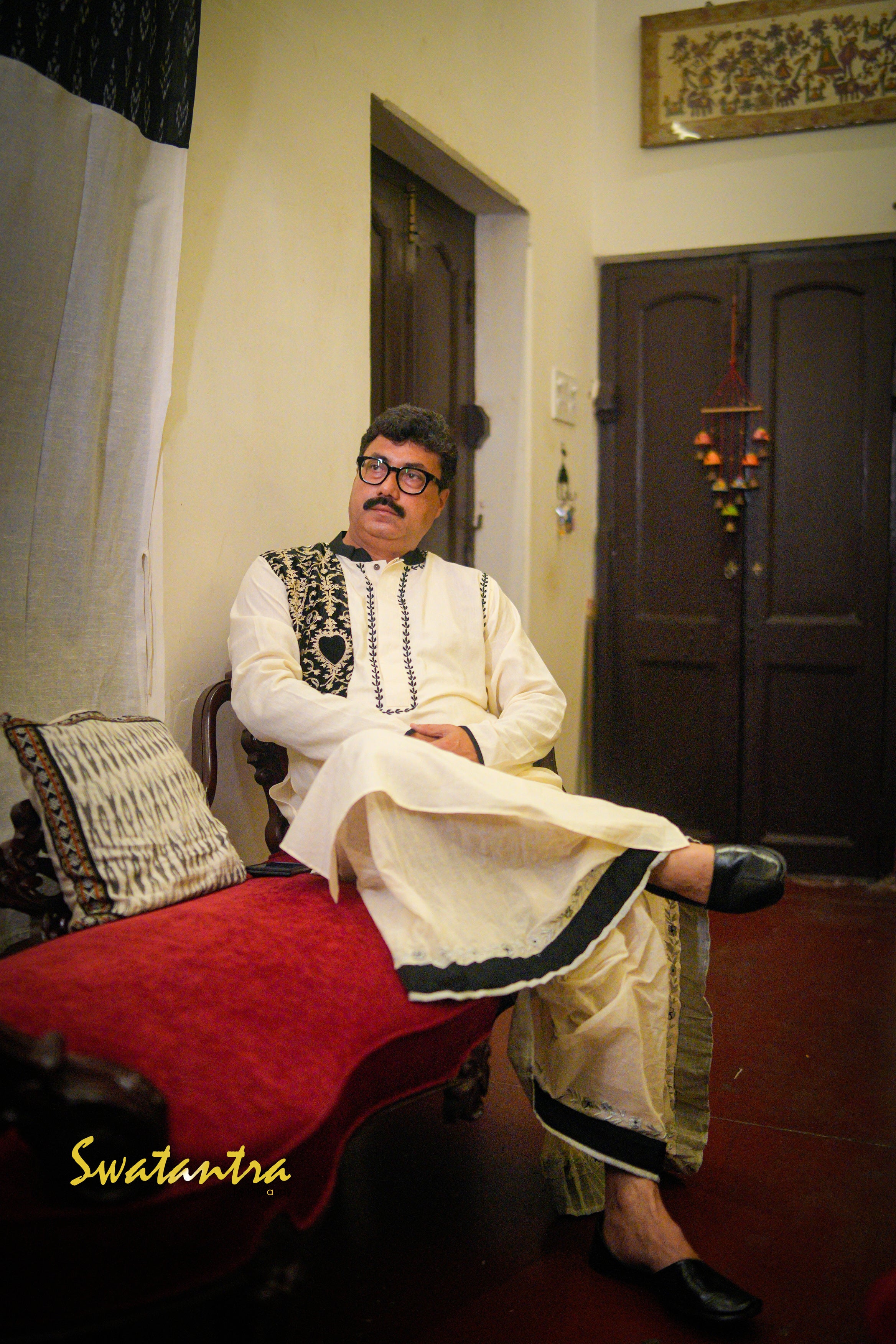 GK OFFWHITE VEL. ANJAN- KURTA