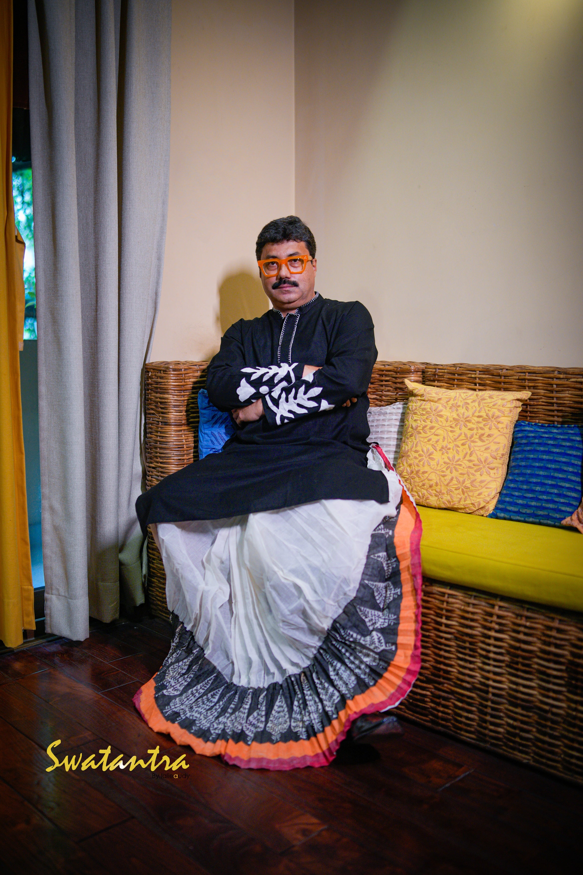 GK BLACK APPLIQUE ANJAN - DHOTI