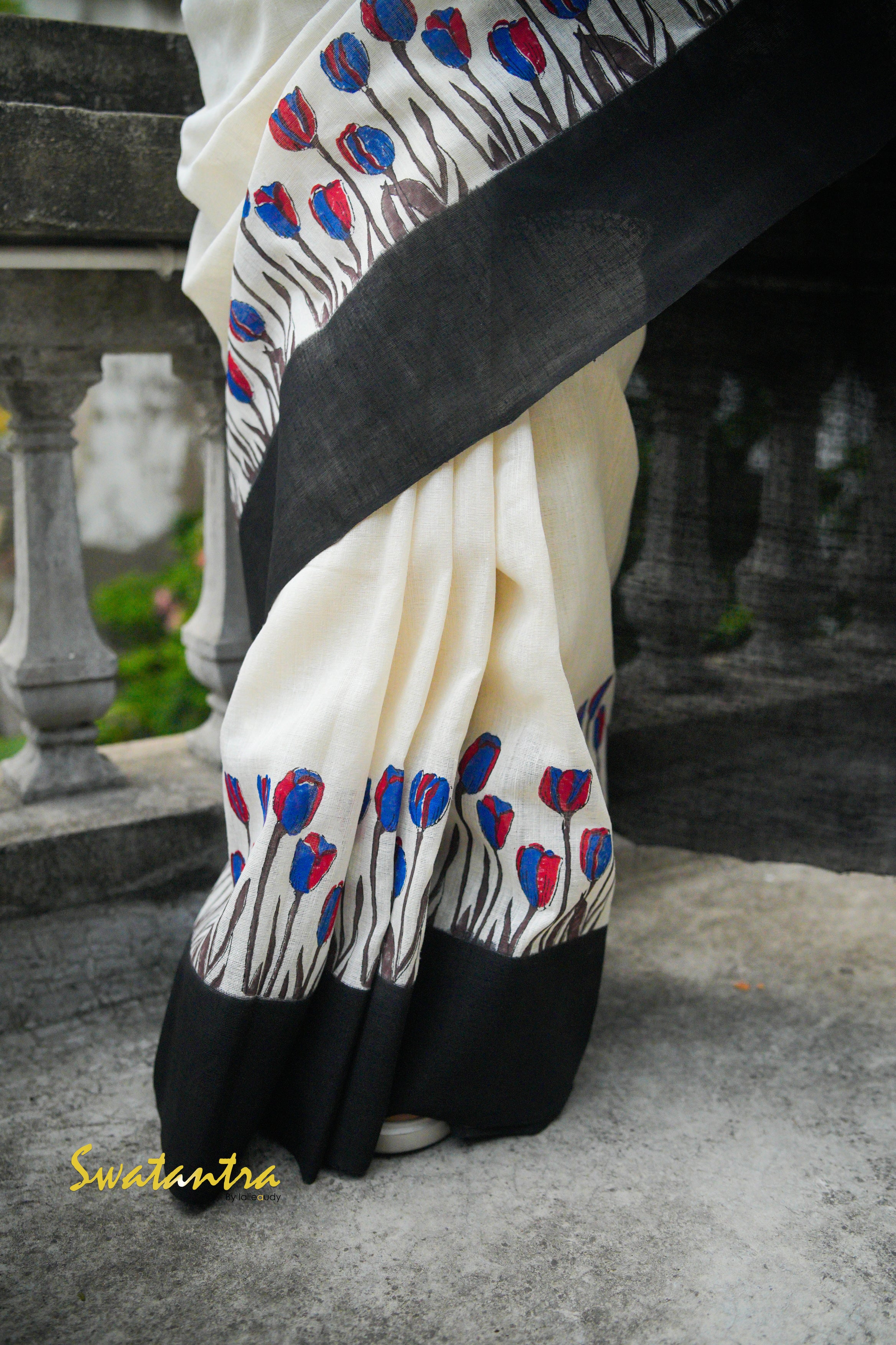 OFFWHITE BLACK LINEN MATKA LALIE SAREE