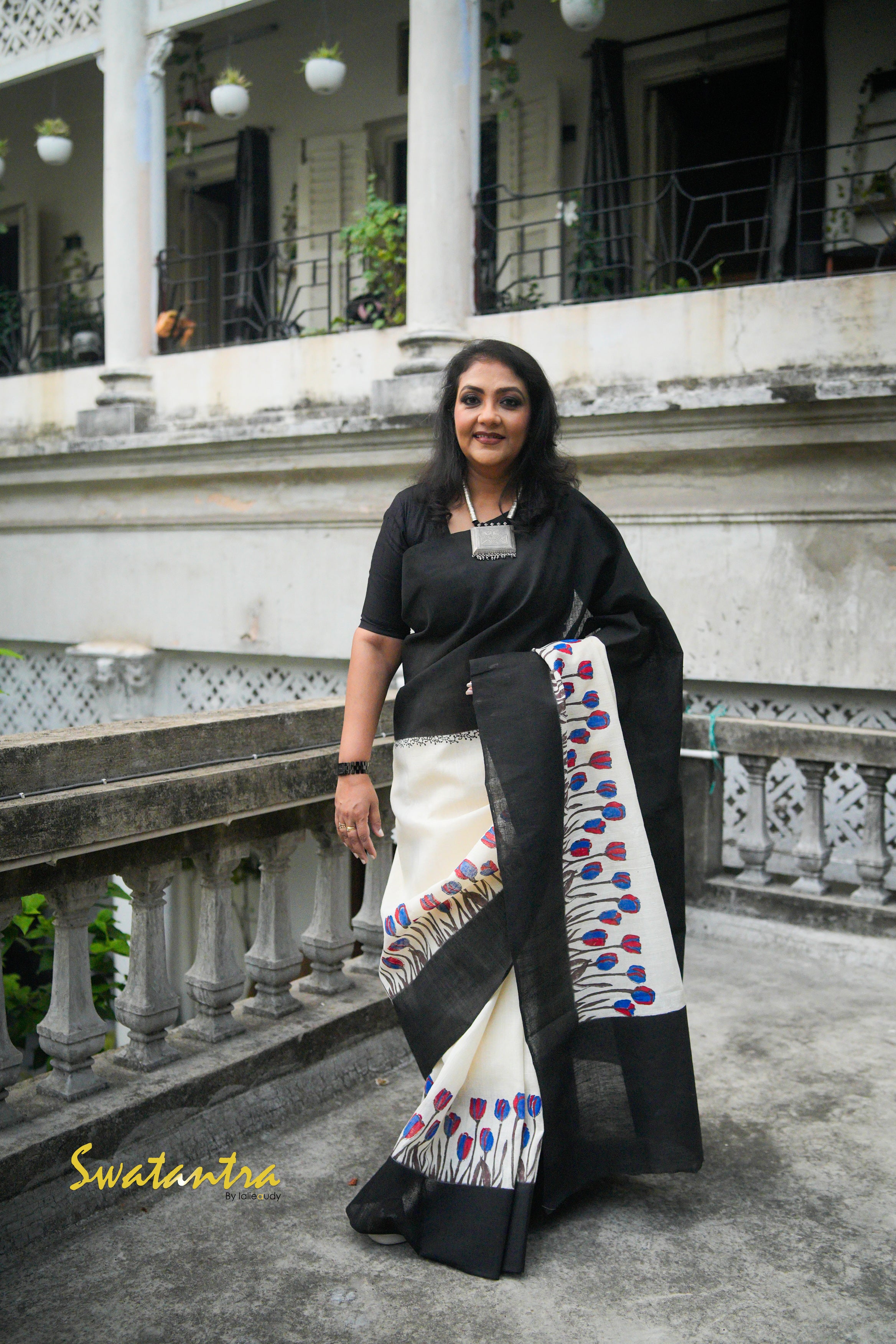 OFFWHITE BLACK LINEN MATKA LALIE SAREE