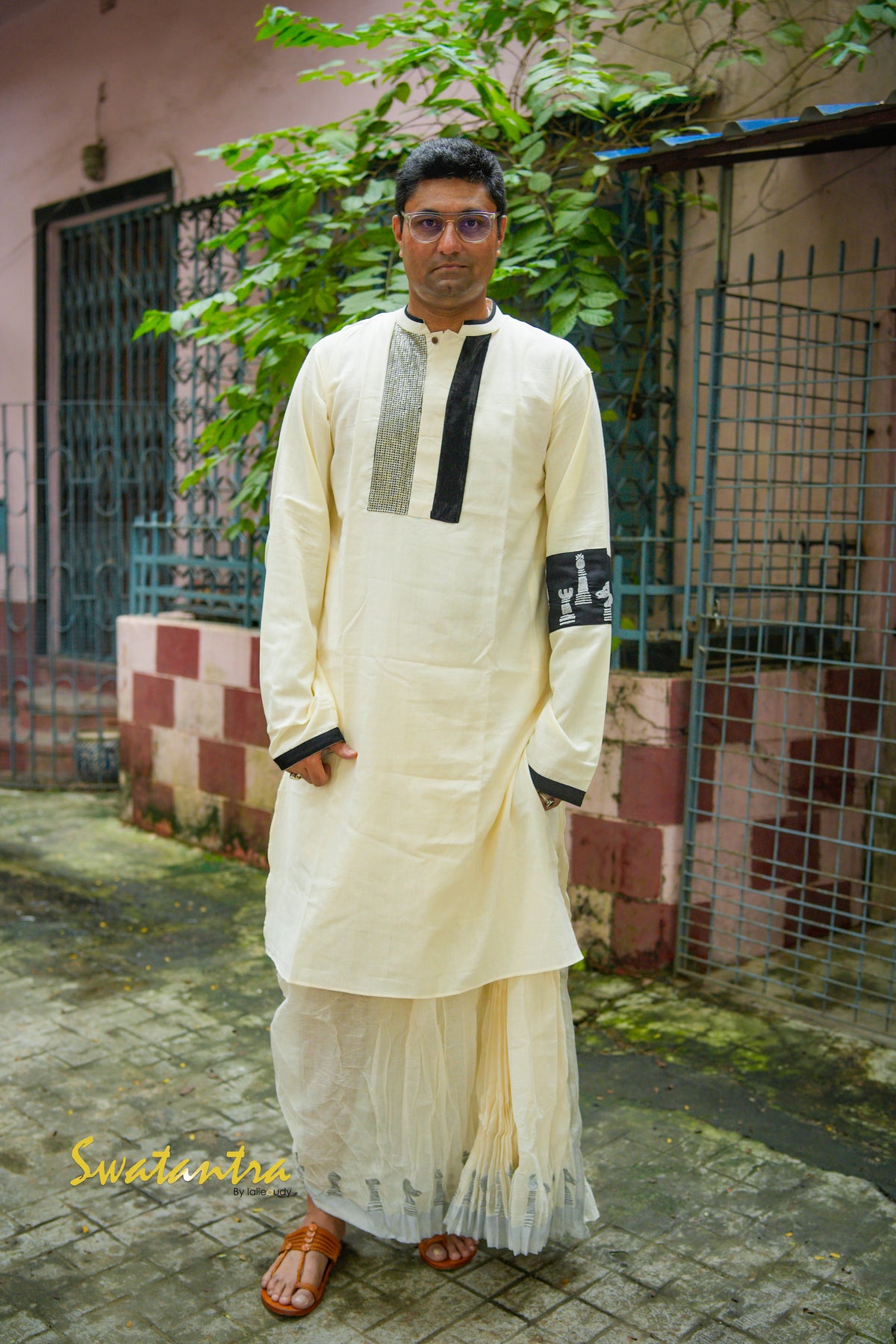 GK OFFWHITE-BLACK RANADEB KURTA