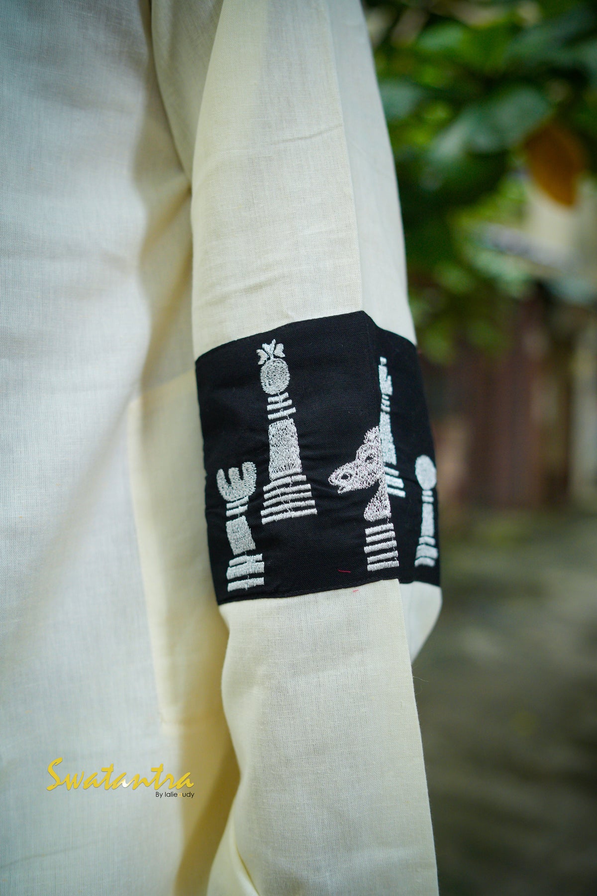 GK OFFWHITE-BLACK RANADEB KURTA