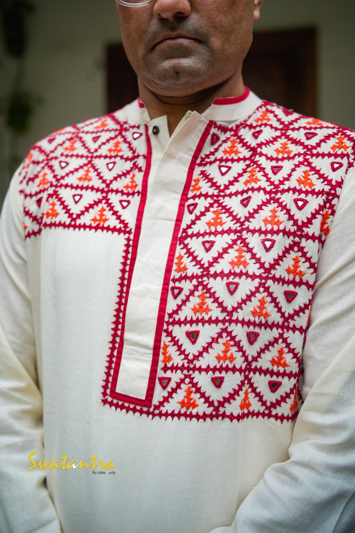 GK OFFWHITE RED GUJRATI RANADEB KURTA
